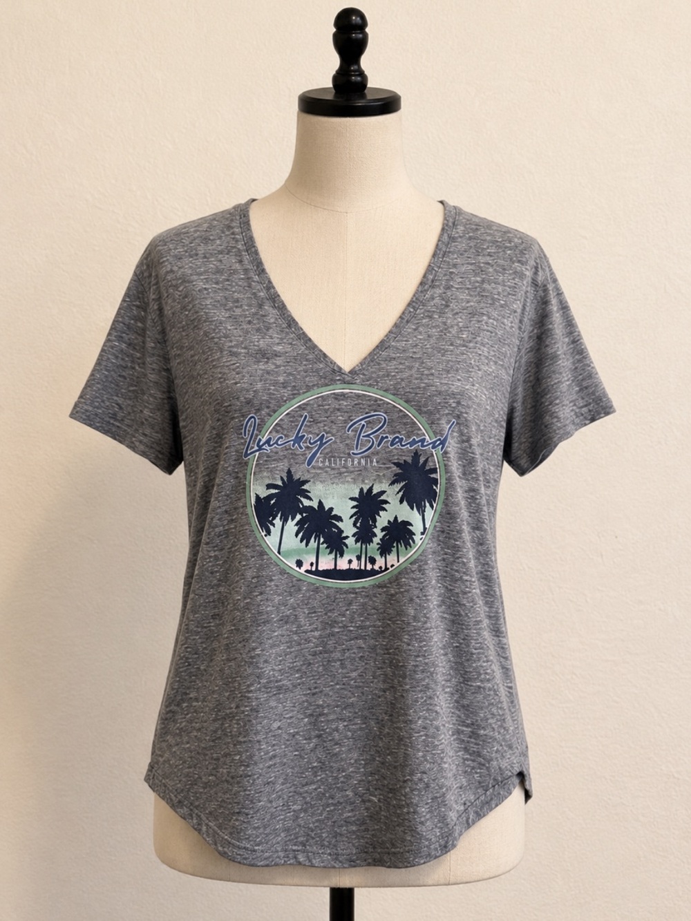 Lucky Brand Women's Gray V-Neck Palm Graphic Tee size medium
